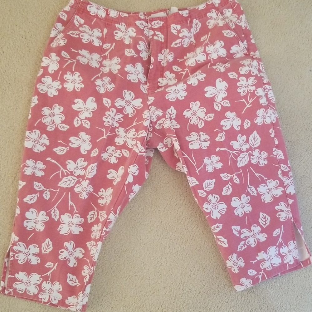 Coral floral capris